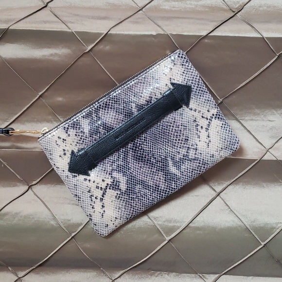 EUC- Aimee Kestenberg Leather Wristlet - Picture 2 of 7